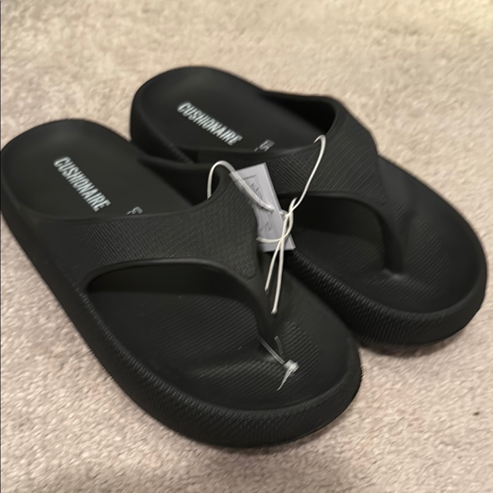Cushionaire Black Flip Flops